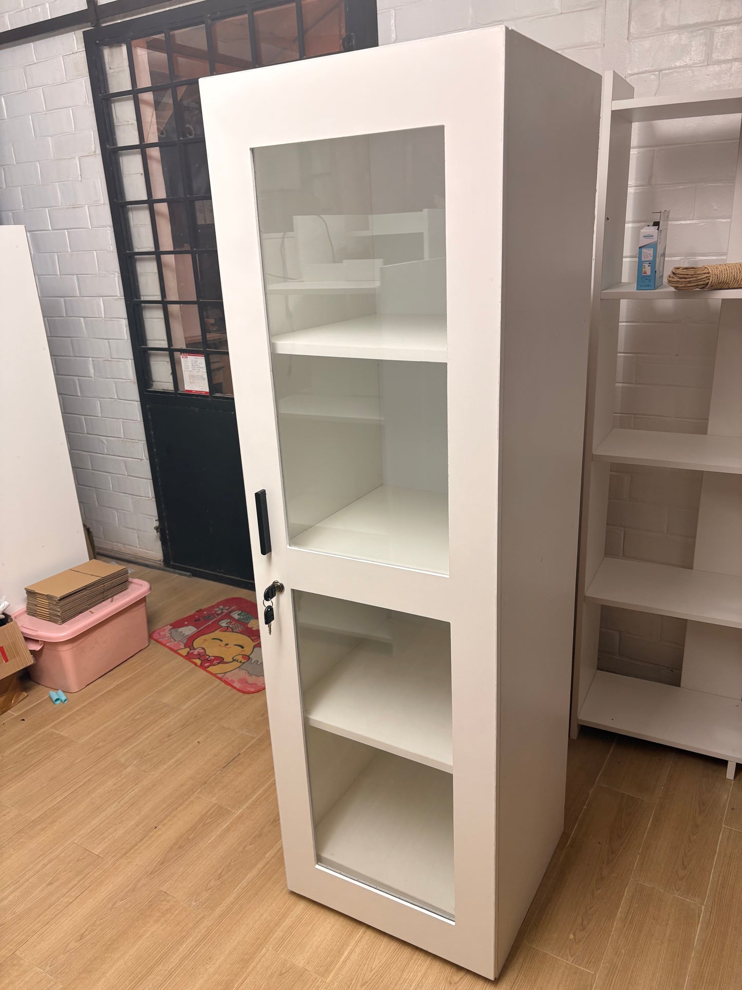Blockboard Cabinet with Glass Door - 18 x 16 x 60 Inches Code No. T17