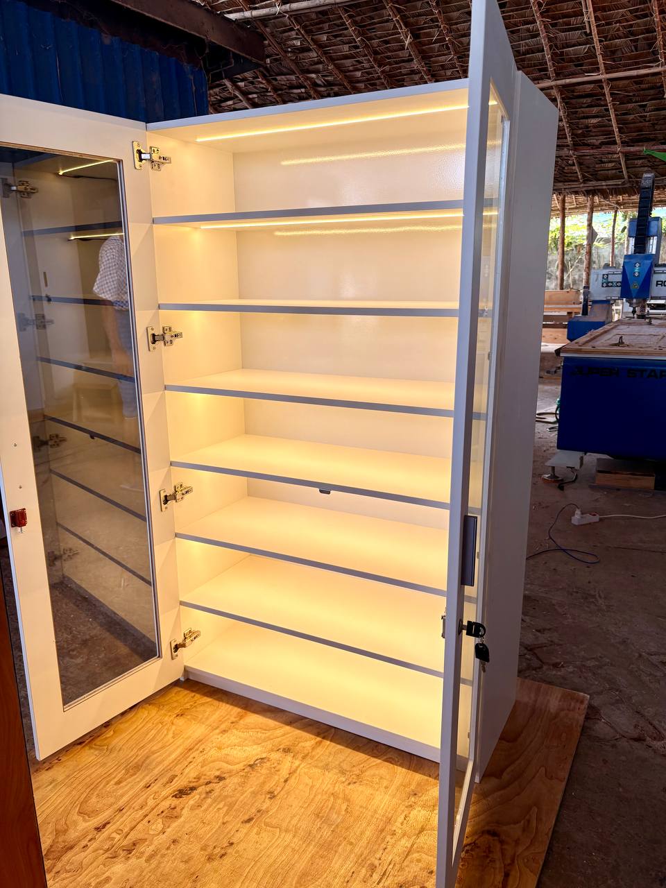 36 x 14 x 60 Inches Blockboard Cabinet with Lock & Lighting 7 Layers Code : T19