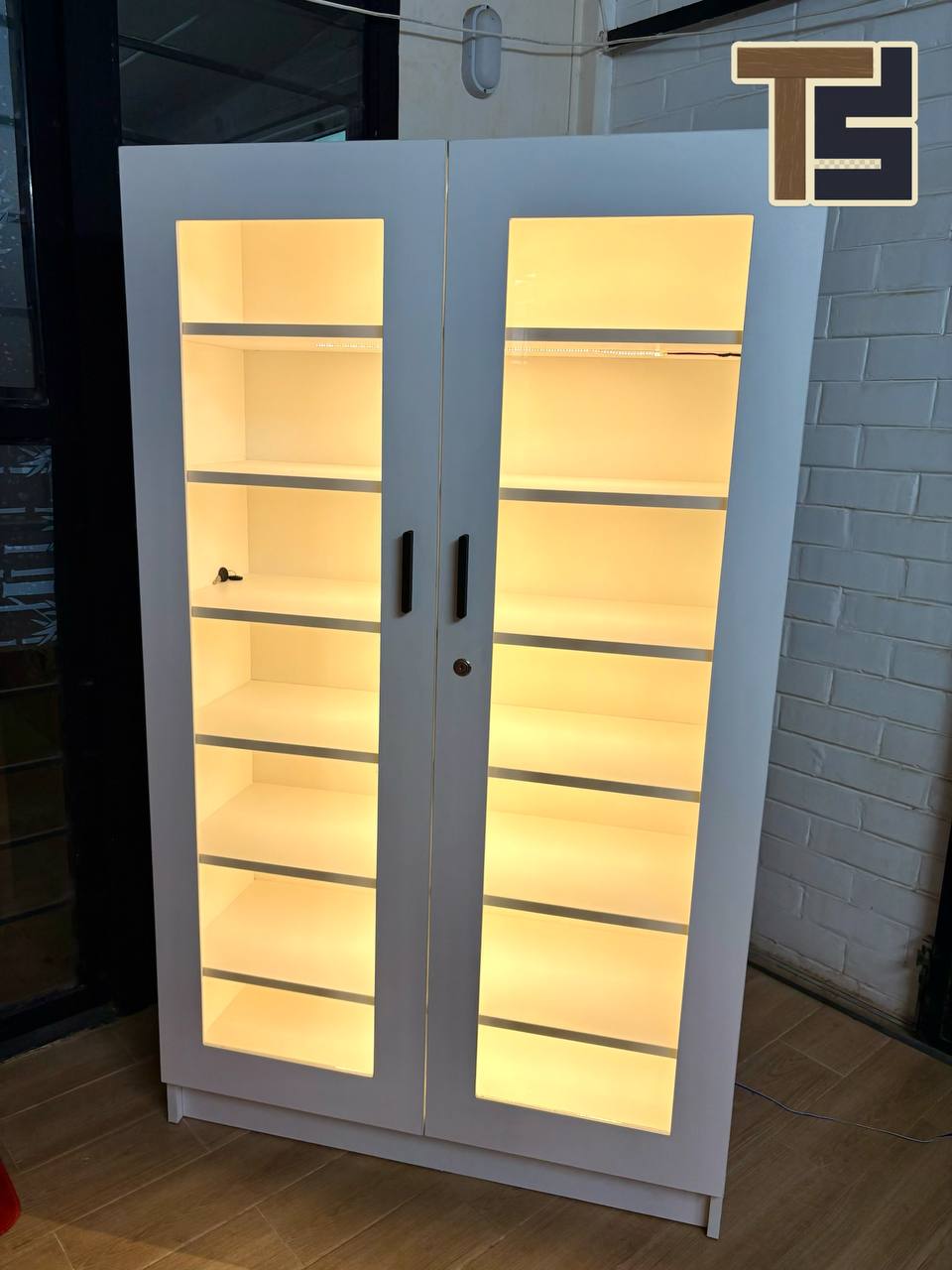 36 x 14 x 60 Inches Blockboard Cabinet with Lock & Lighting 7 Layers Code : T19