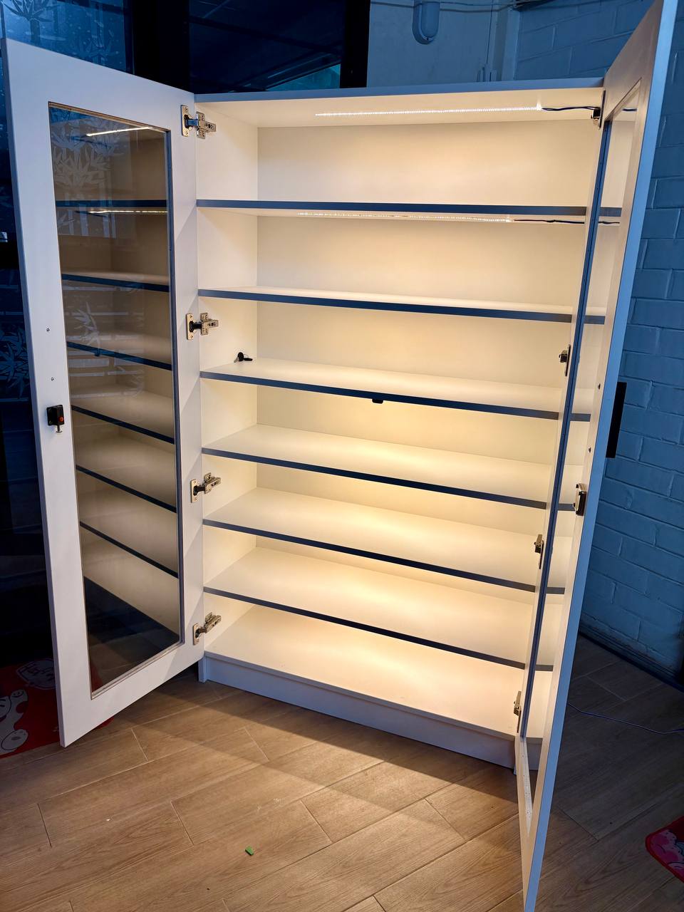 36 x 14 x 60 Inches Blockboard Cabinet with Lock & Lighting 7 Layers Code : T19