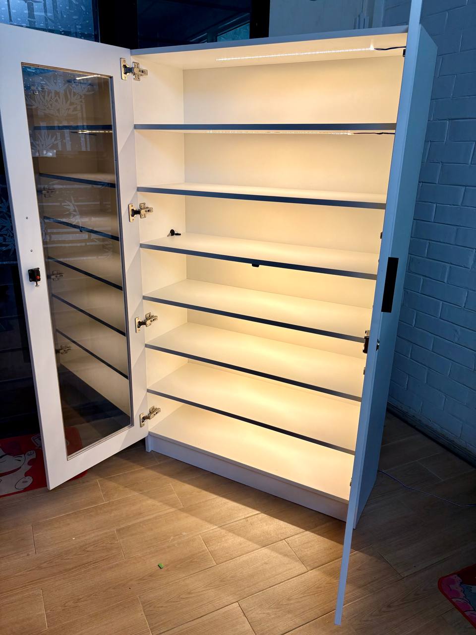 36 x 14 x 60 Inches Blockboard Cabinet with Lock & Lighting 7 Layers Code : T19