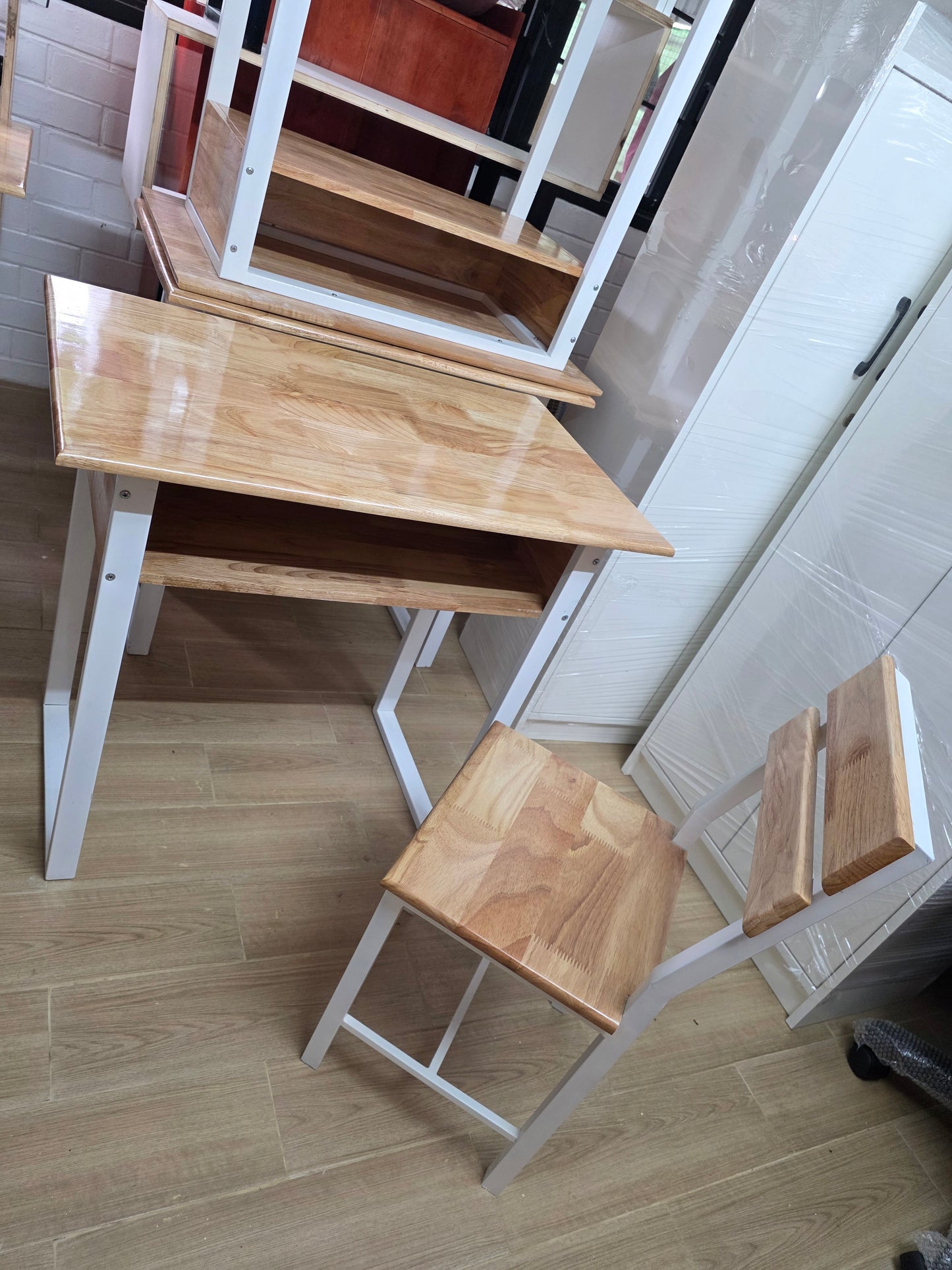 School Table & Chair Set with Layer